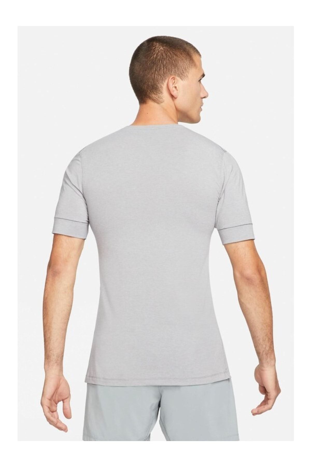 تیشرت آدیداس Nike با کد cn9822-077