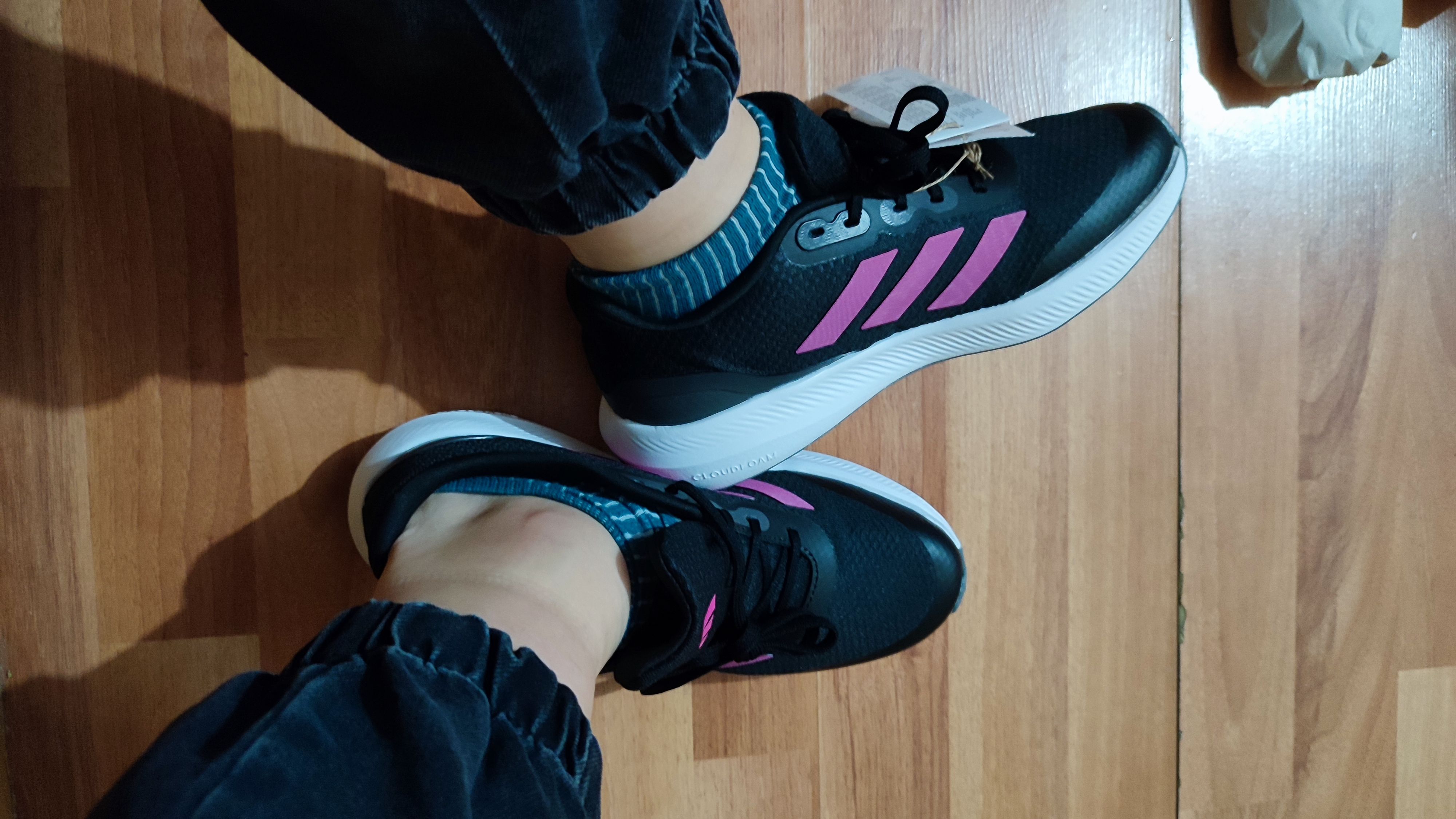 اسنیکر مشکی آدیداس | HP5838 photo review