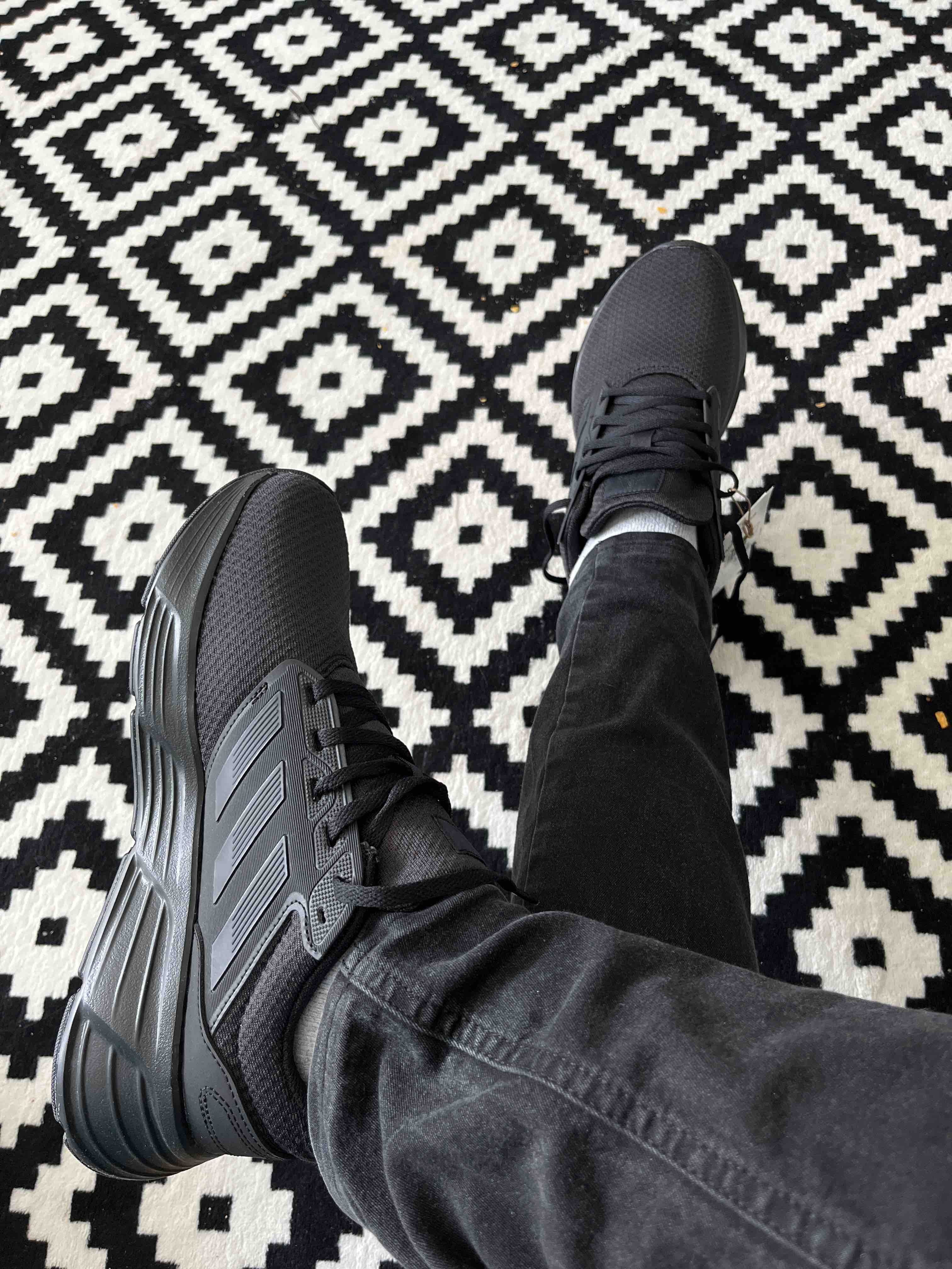 کتانی تمرین و دویدن مشکی آدیداس | GW4138 photo review